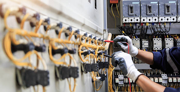 Professional Electrician technician working in Point Venture, TX